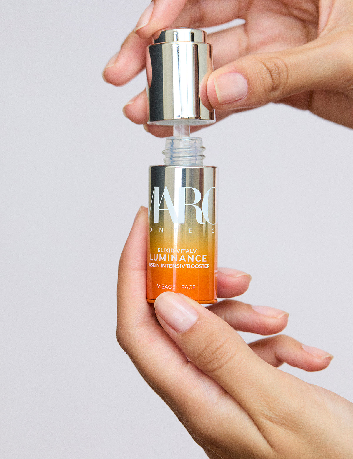 LUMINANCE_VitalV_hand_1.jpg